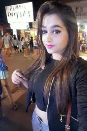 Sexy College girl Sunita wants to meet you at Cuttack