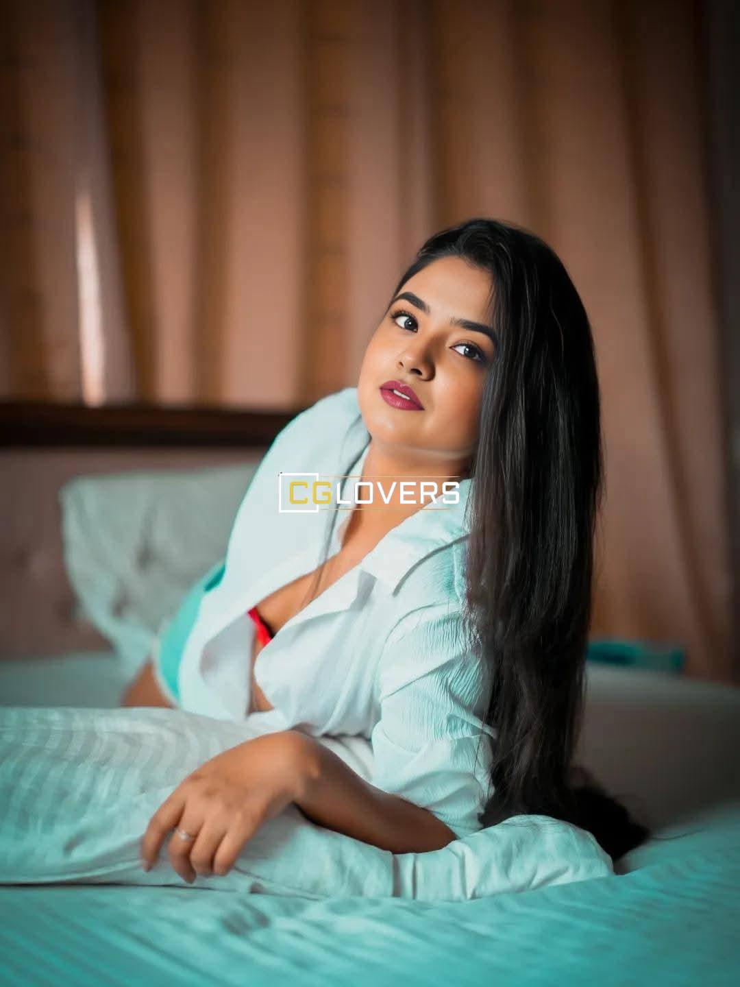 Genuine college girl full open nude video call service with voice talking 