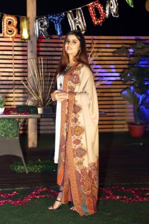 Mehwish call girl singer in Nashik
